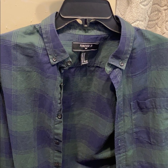 GREEN FLANNEL FROM FORVEVER 21 - Picture 3 of 5